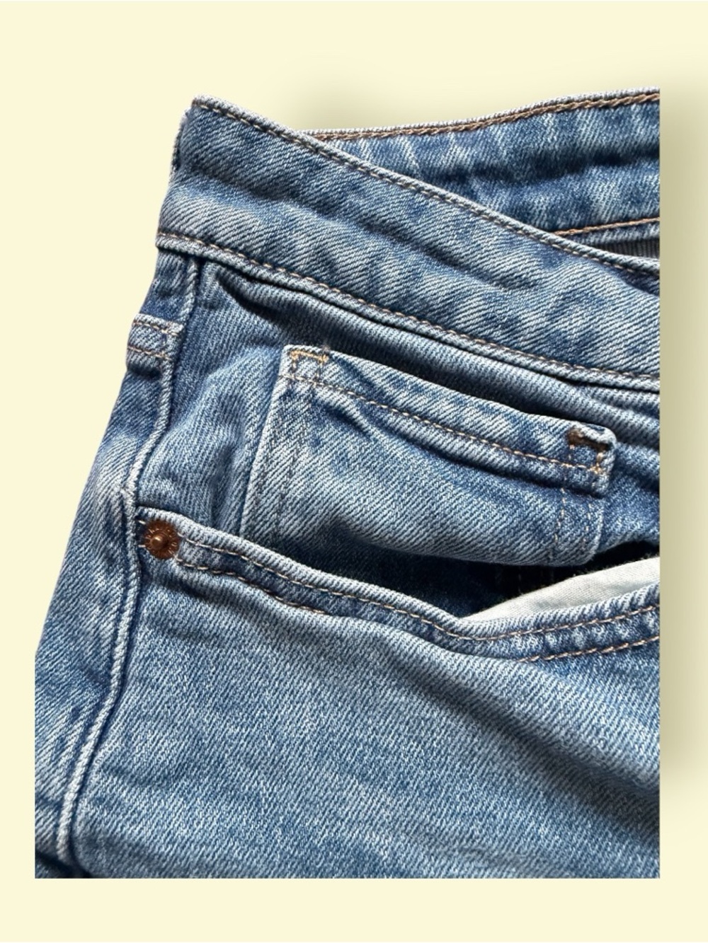 Old Navy Light Wash High Rise Curvy O.G Straight Jeans - Picture 3 of 6